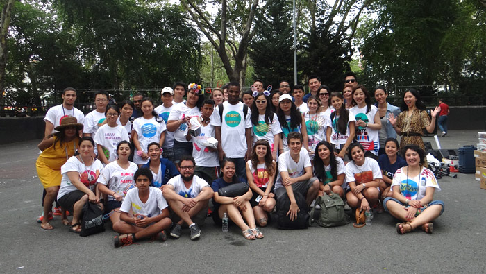 Nosso grupo e os voluntários que fizeram a Block Party ser um sucesso. Foto: Alice Dias